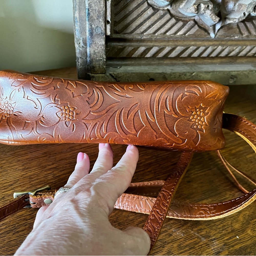 Portland Leather Large Camera Crossbody Bag in Meadow (Tooled Floral) Brown - Picture 3 of 4